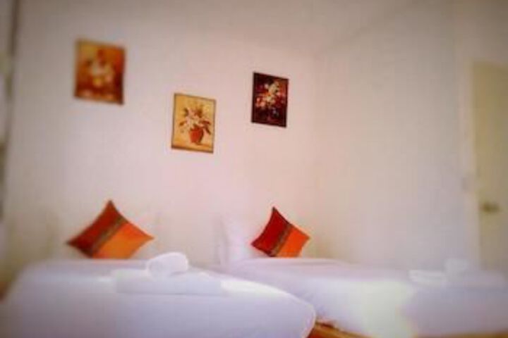Room 9 of 19