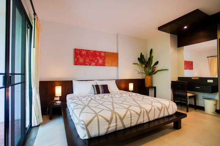 Room 9 of 33
