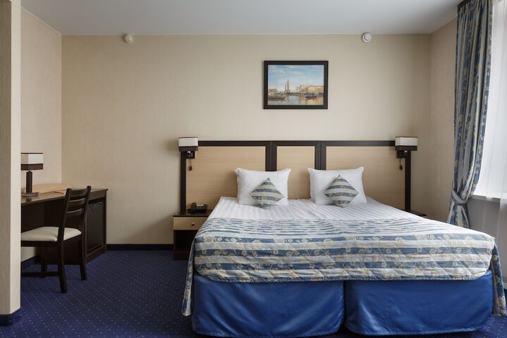 Room 8 of 44