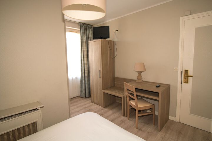 Room 8 of 45