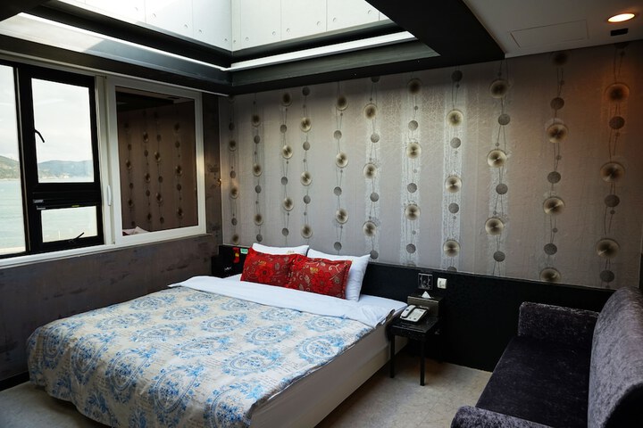 Room 18 of 54
