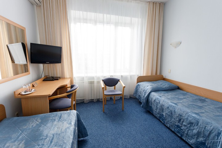 Room 13 of 82