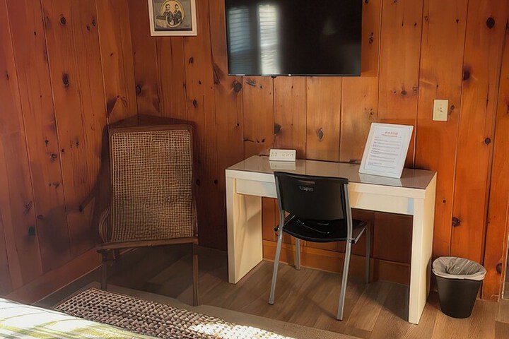 Room 11 of 39