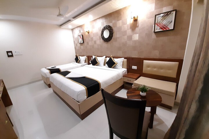 Room 12 of 72