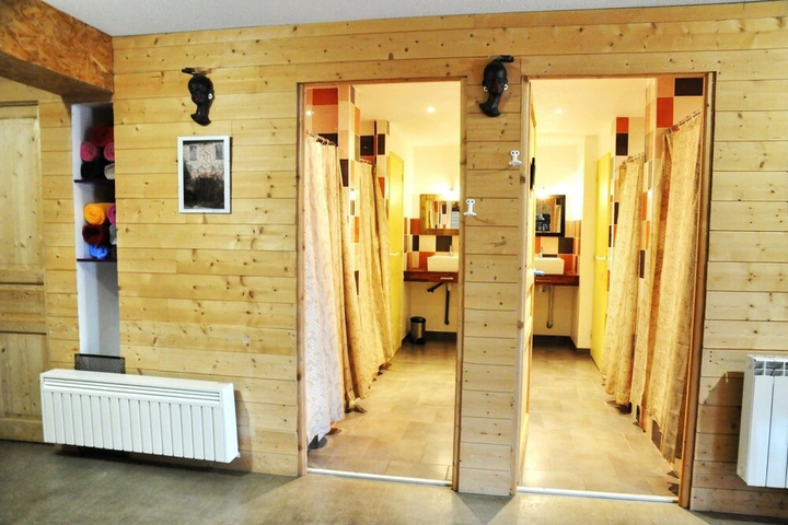 Room 5 of 16