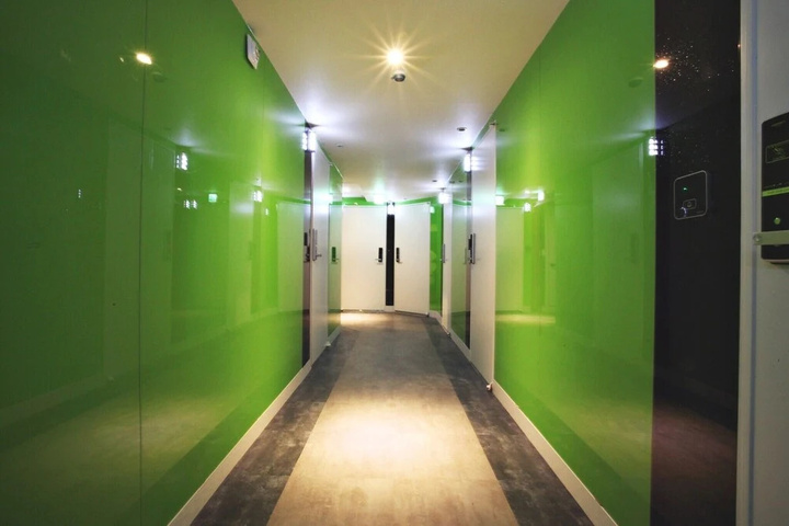 Room 10 of 16