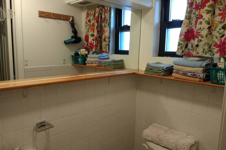 Room 8 of 16