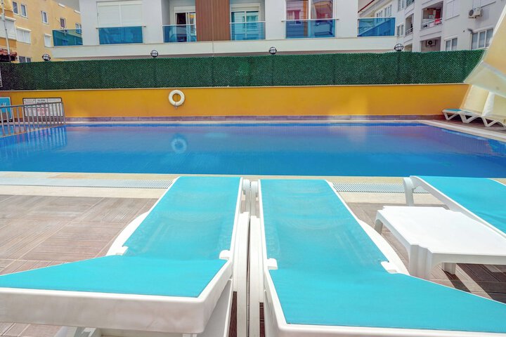 Hotel Pool