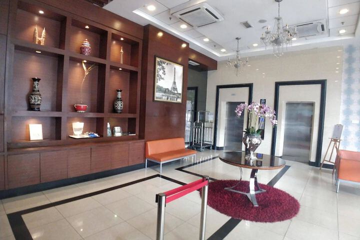 Hotel Lobby