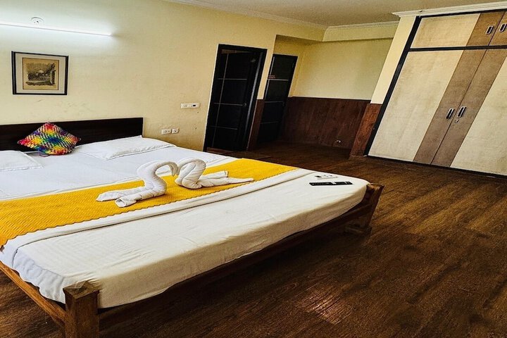 Room 12 of 27