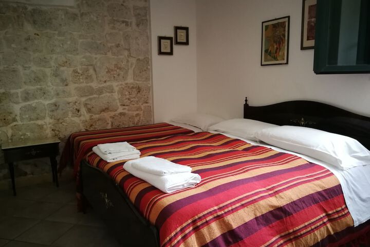 Room 15 of 52