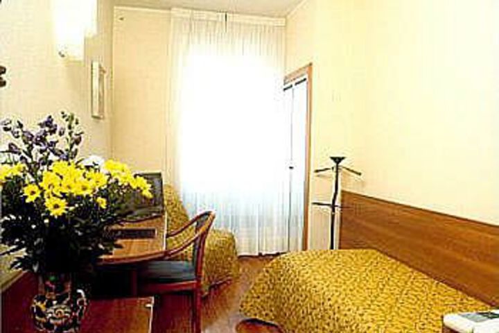 Room 15 of 29