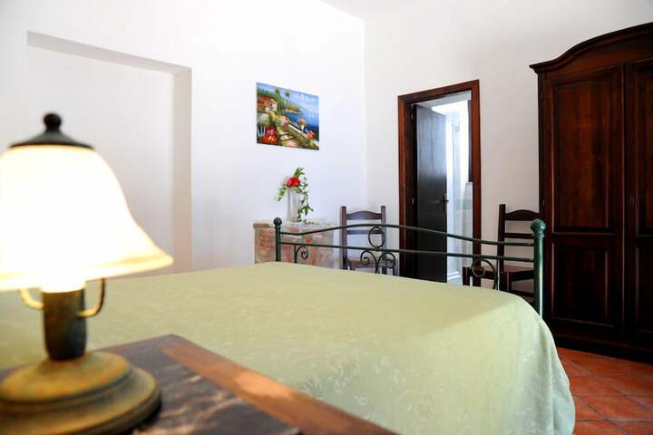 Room 6 of 11