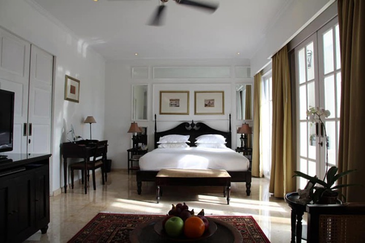 Room 13 of 64