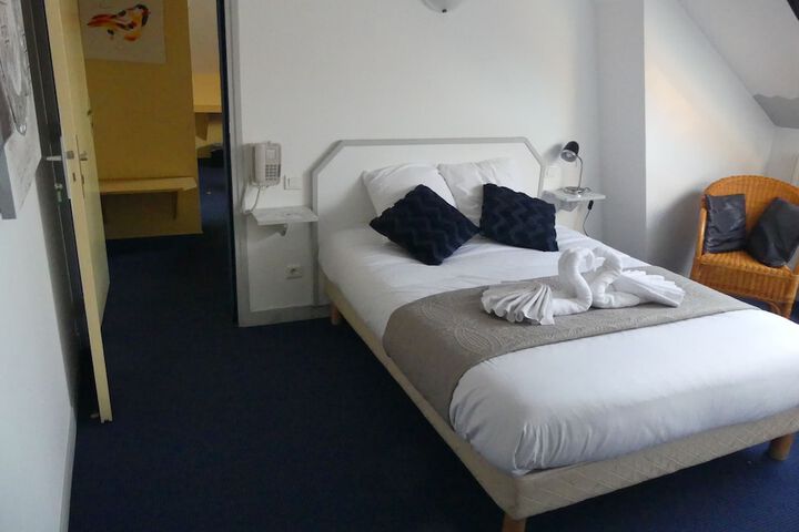Room 3 of 11