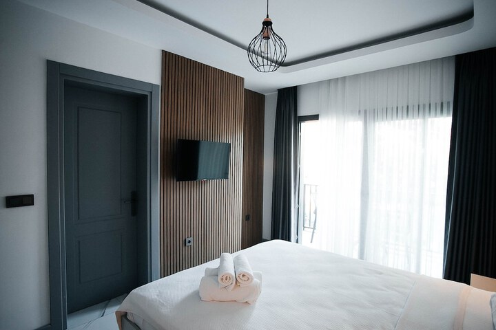 Room 18 of 93