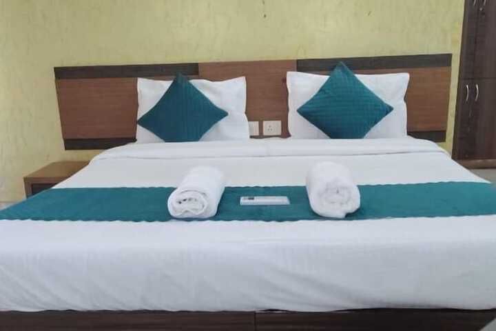 Room 2 of 17