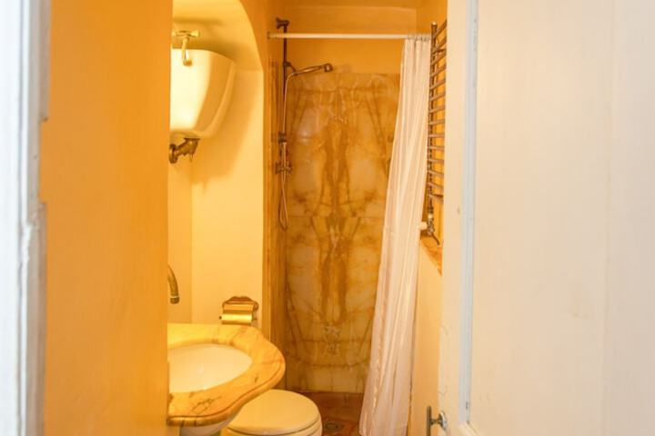 Room 115 of 170