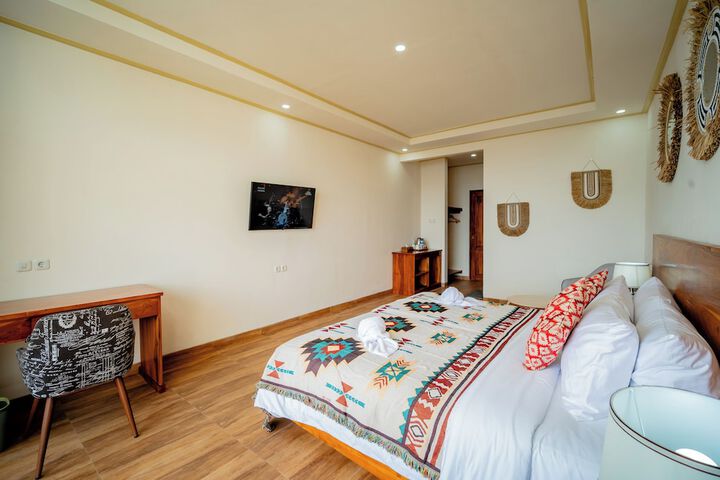Room 6 of 47