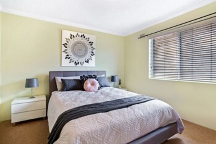 Room 2 of 17
