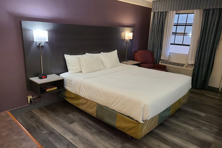 Room 12 of 38