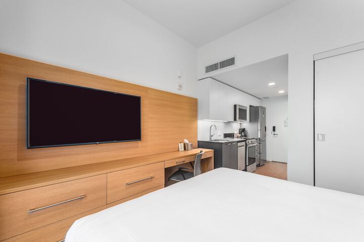 Room 8 of 38
