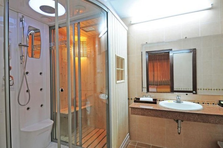 Room 21 of 31