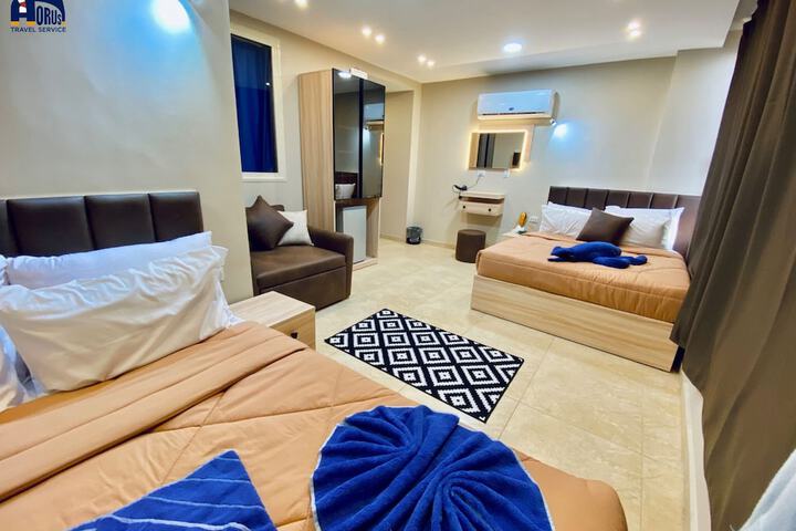 Room 6 of 32