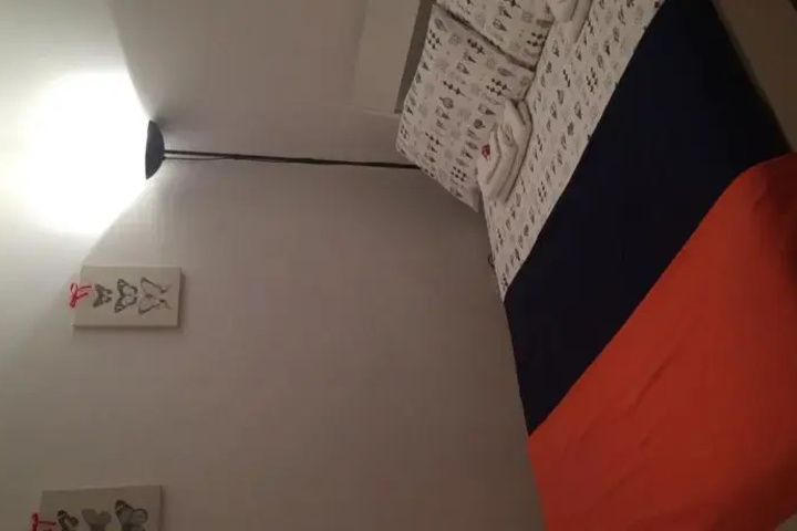 Room 9 of 10