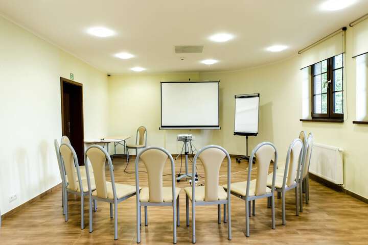 Business Center 107 of 122