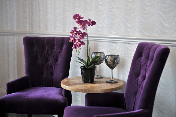 Lounge 54 of 74