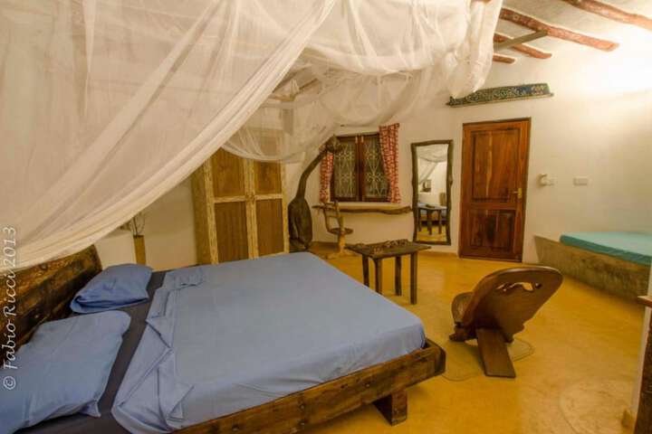 Room 4 of 25