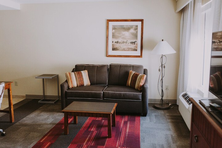 Room 17 of 38