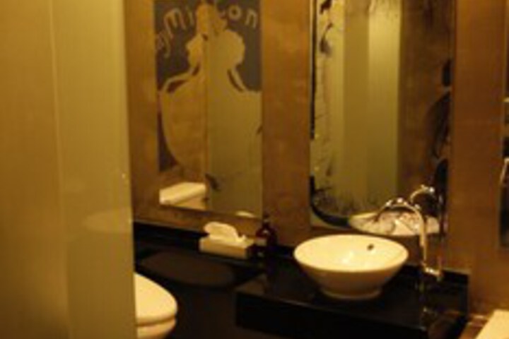 Room 4 of 53