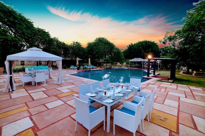Pools & Facilities