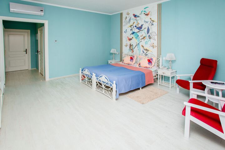 Room 5 of 42