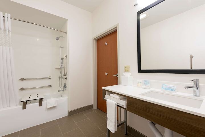 1 King Mobility Hearing Accessible Roll in Shower (20 of 24)