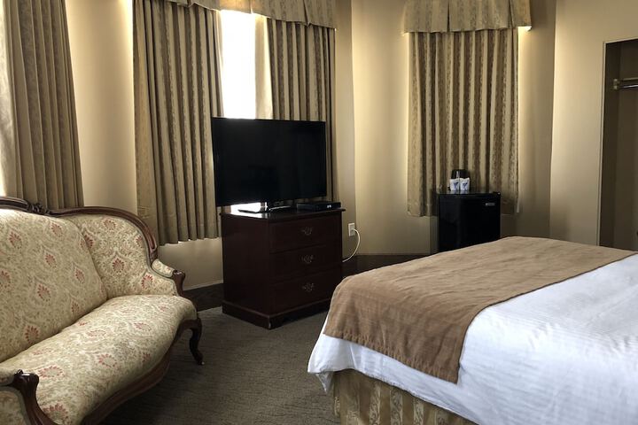 Room 9 of 49