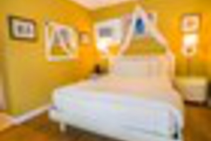 Room 50 of 192