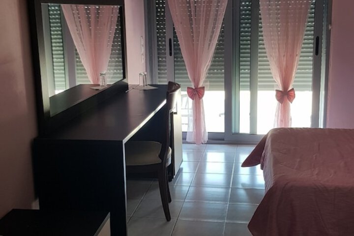 Room 12 of 40