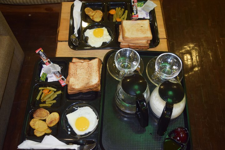 Breakfast/Coffee Service 100 of 122