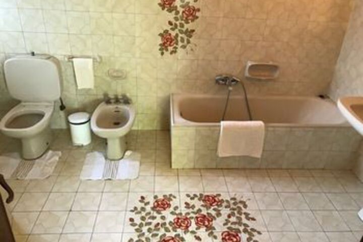 Room 4 of 35