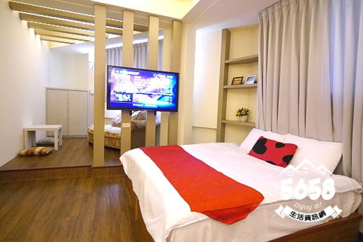 Room 5 of 20