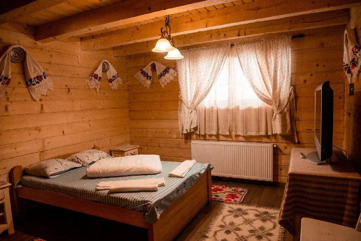 Room 2 of 13