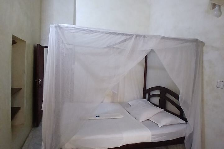 Room 18 of 39