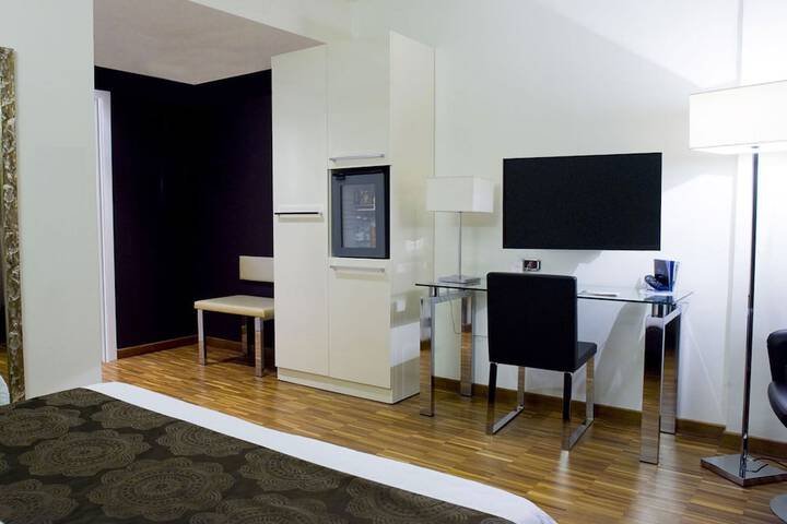 Room 20 of 77