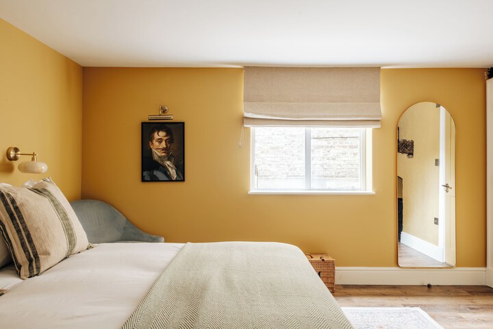 Room 72 of 160