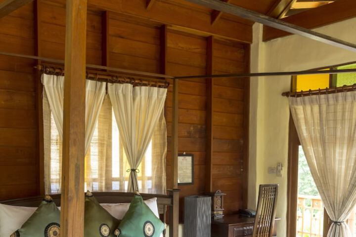 Room 4 of 94