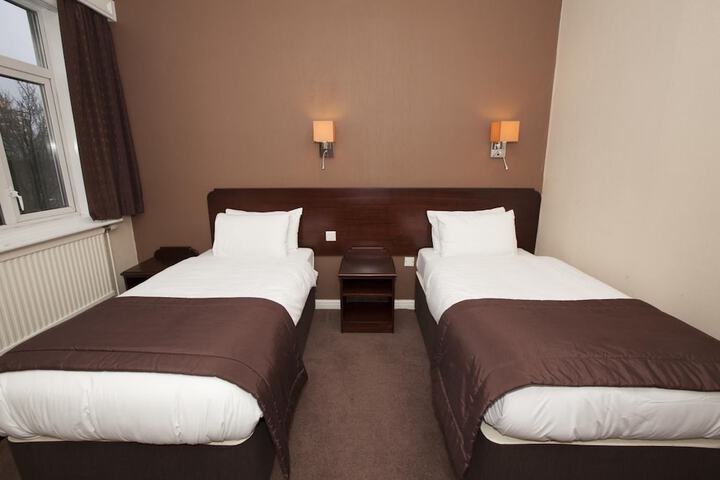 Room 16 of 39