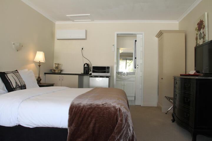 Room 16 of 43